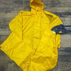 High Seas Foul Weather Gear Yellow Raincoat and Pants Set Men's Medium Fishing